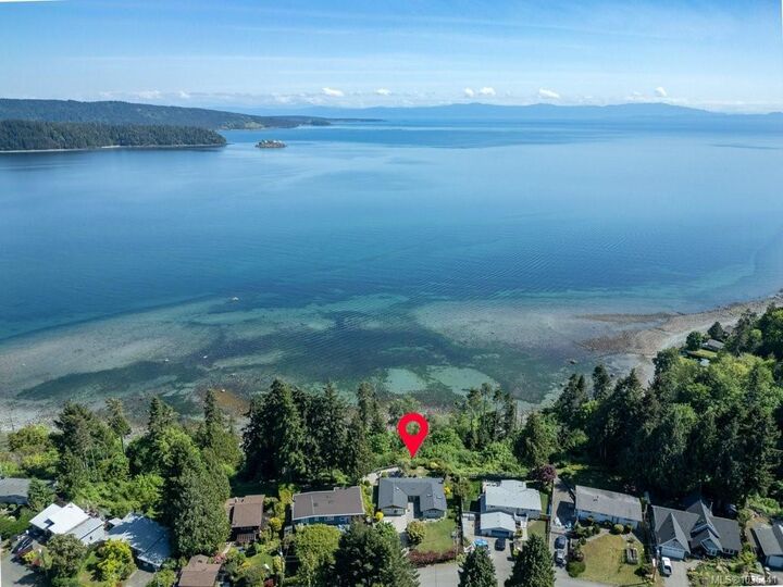 Property Photo:  5041 Seaview Dr  BC V0R 1G0 