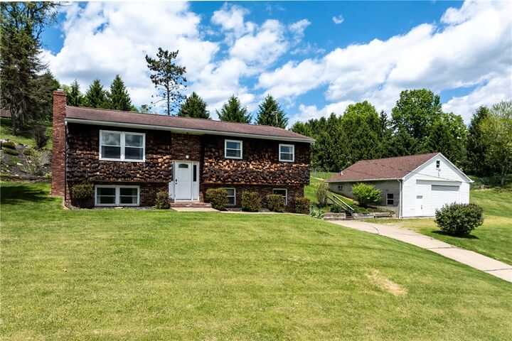 Property Photo:  307 Linden Rd  PA 15317 
