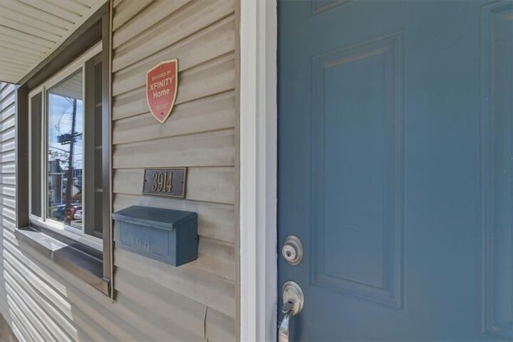 Property Photo:  3914 Clement Way  PA 15224 