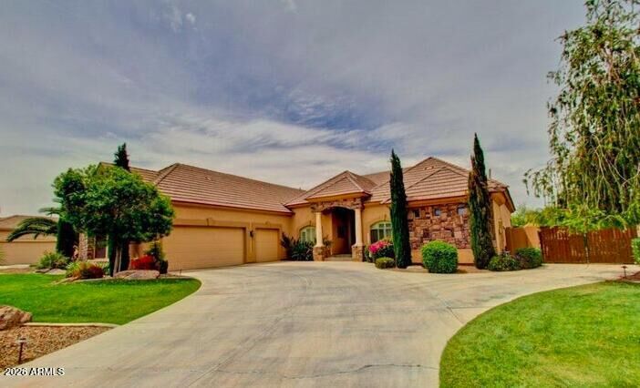 Property Photo:  2568 S Riata Court  AZ 85295 