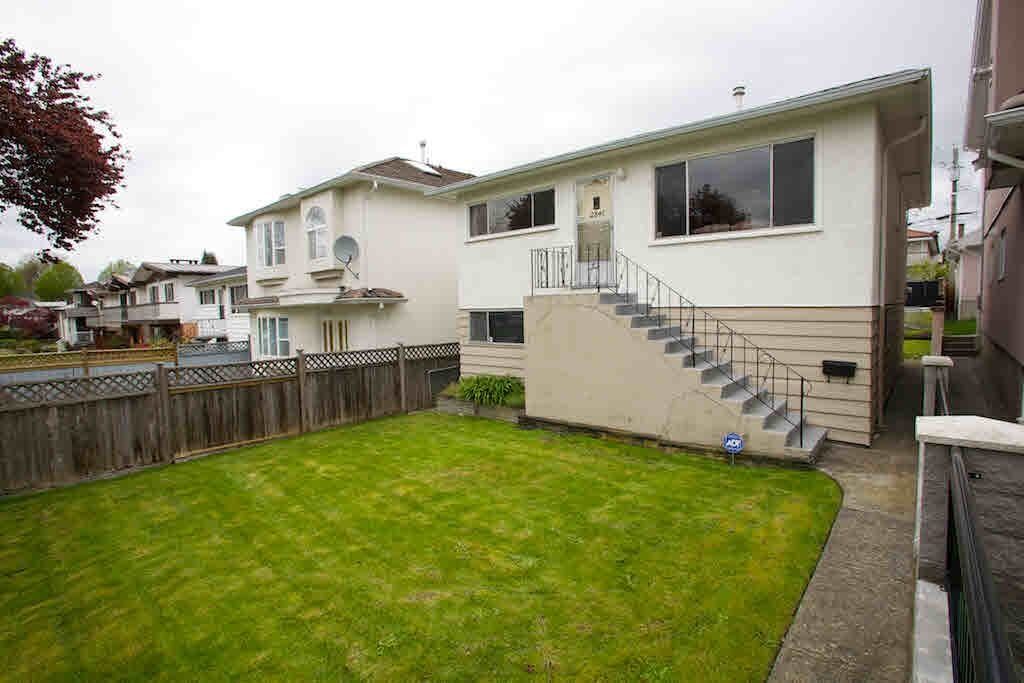 Property Photo:  2841 Cheyenne Avenue  BC V5R 4R5 