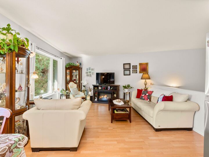Property Photo:  5761 Wharf Avenue 38  BC V0N 3A0 