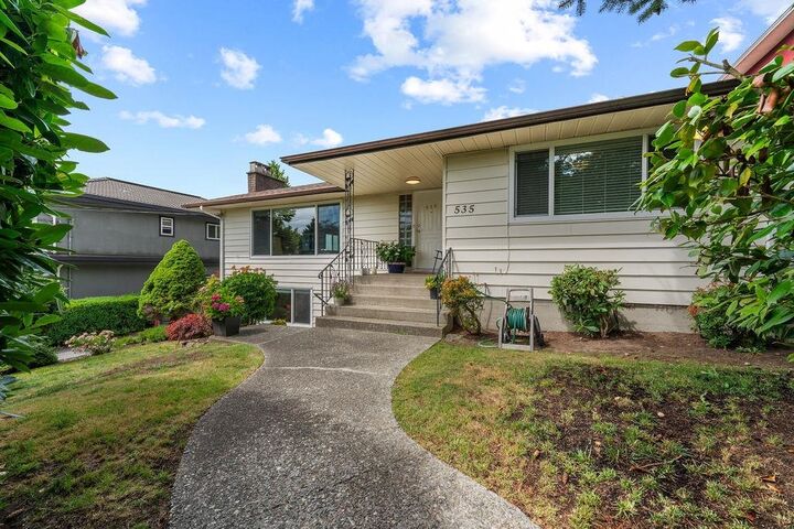 535 Holdom Avenue — photo 1