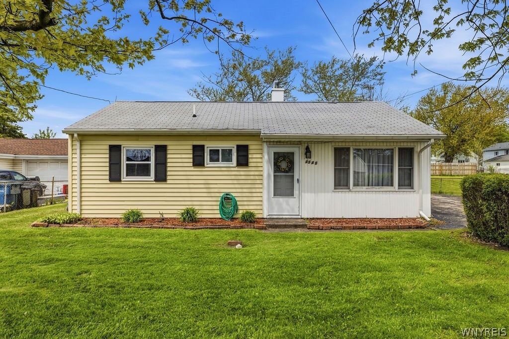 Property Photo:  4540 Isherwood Drive  NY 14305 