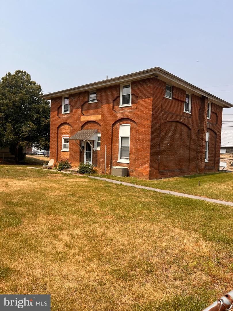 Property Photo:  300 Cedar Lane B  PA 17225 