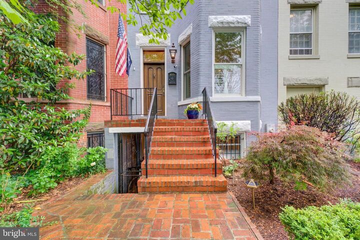 Property Photo:  162 Tennessee Avenue NE  DC 20002 