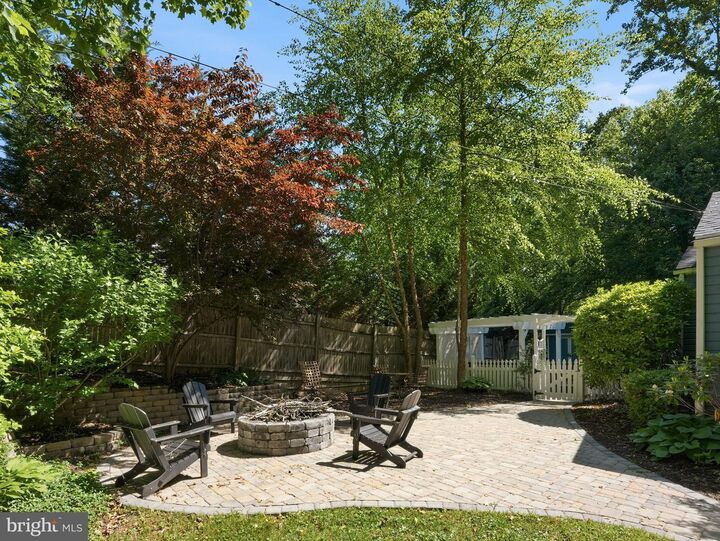 Property Photo:  7309 Neuman Street  VA 22150 