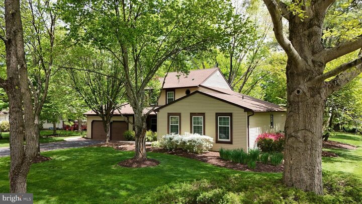 Property Photo:  3 Strathmore Place  NJ 08550 