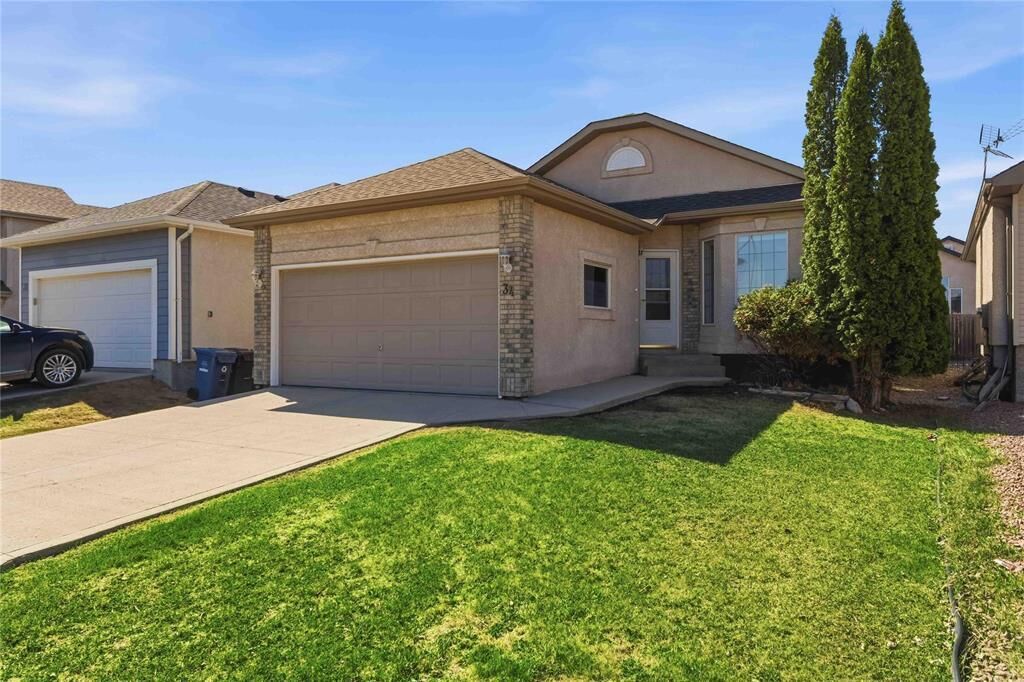Property Photo:  34 Ravensden Drive  MB R2N 4N3 