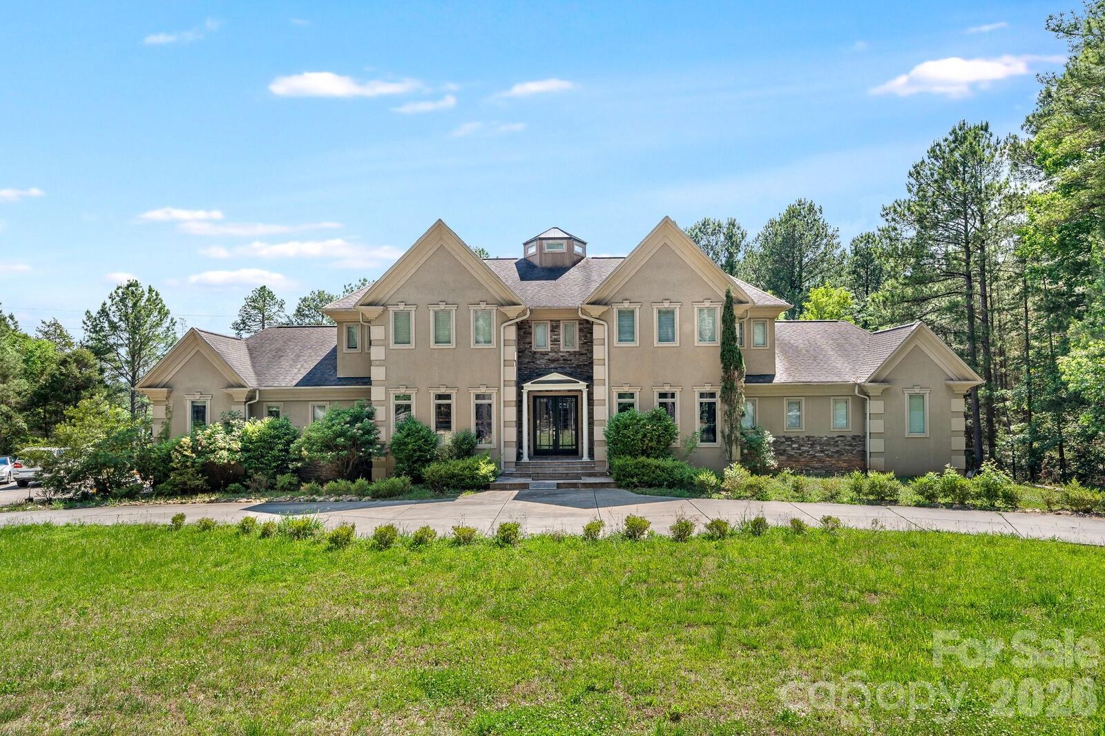 Property Photo: 720 Ennis Road NC 28173