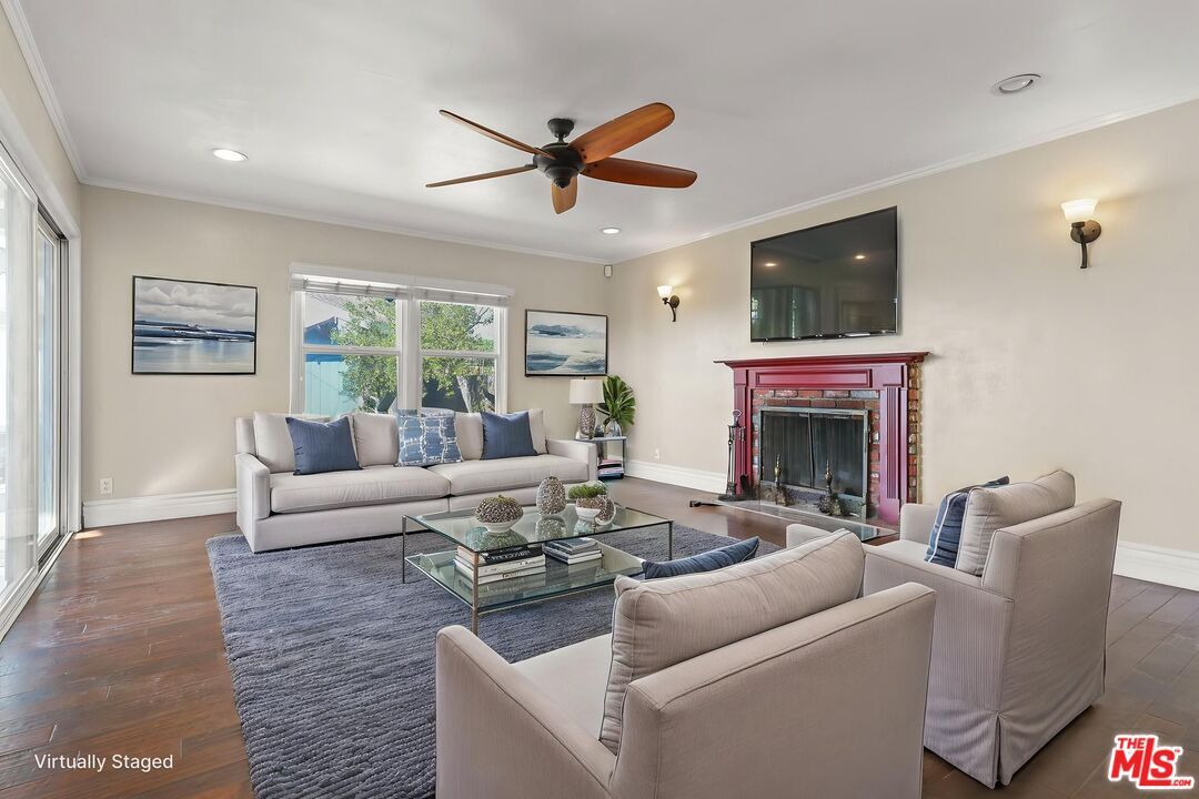 Property Photo:  11641 Blythe St  CA 91605 