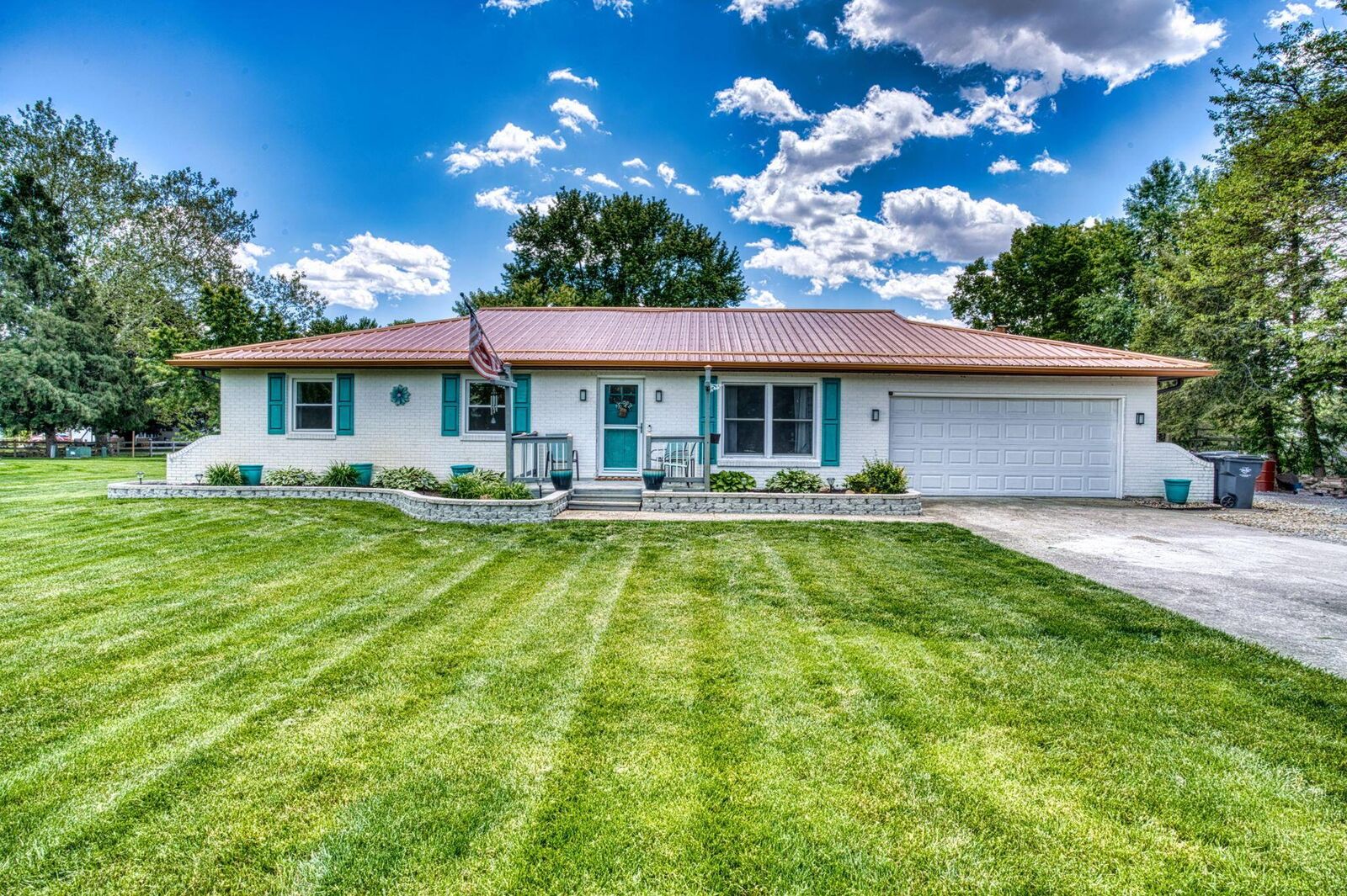 Property Photo:  4887 Dellen Road  OH 43125 