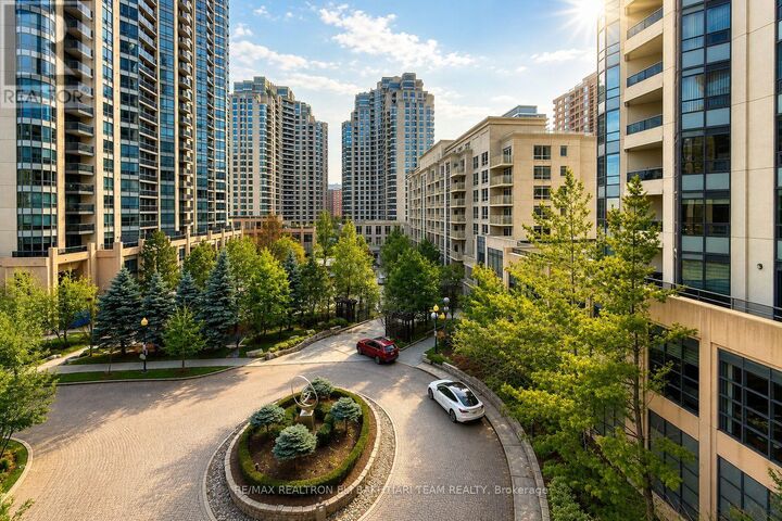 Property Photo:  500 Doris Avenue 2023  ON M2N 0C1 