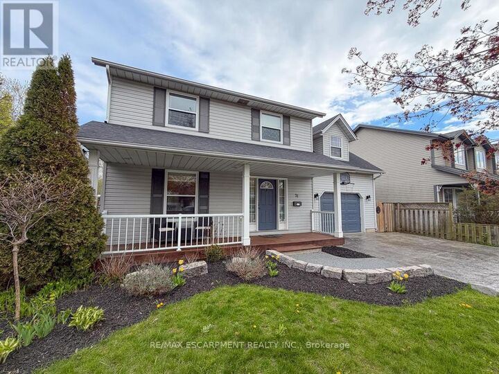 Property Photo:  21 Maplewood Court  ON N1A 3G8 