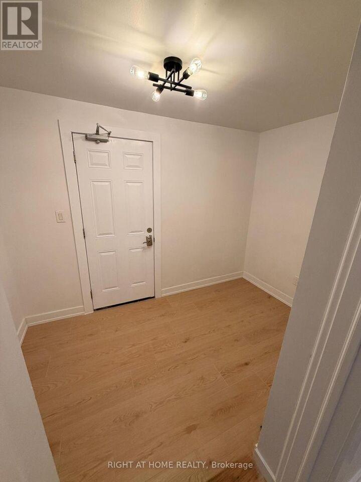 Property Photo:  751 Dupont Street 1  ON M6G 1Z5 
