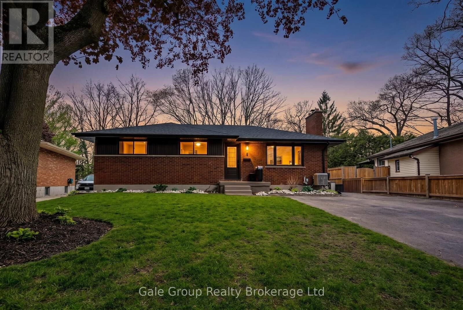 Property Photo:  9 Strathcona Drive  ON N5W 1P7 