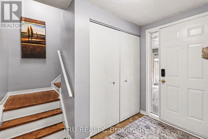 Property Photo:  1120 Chimney Hill Way  ON K1J 8Z6 