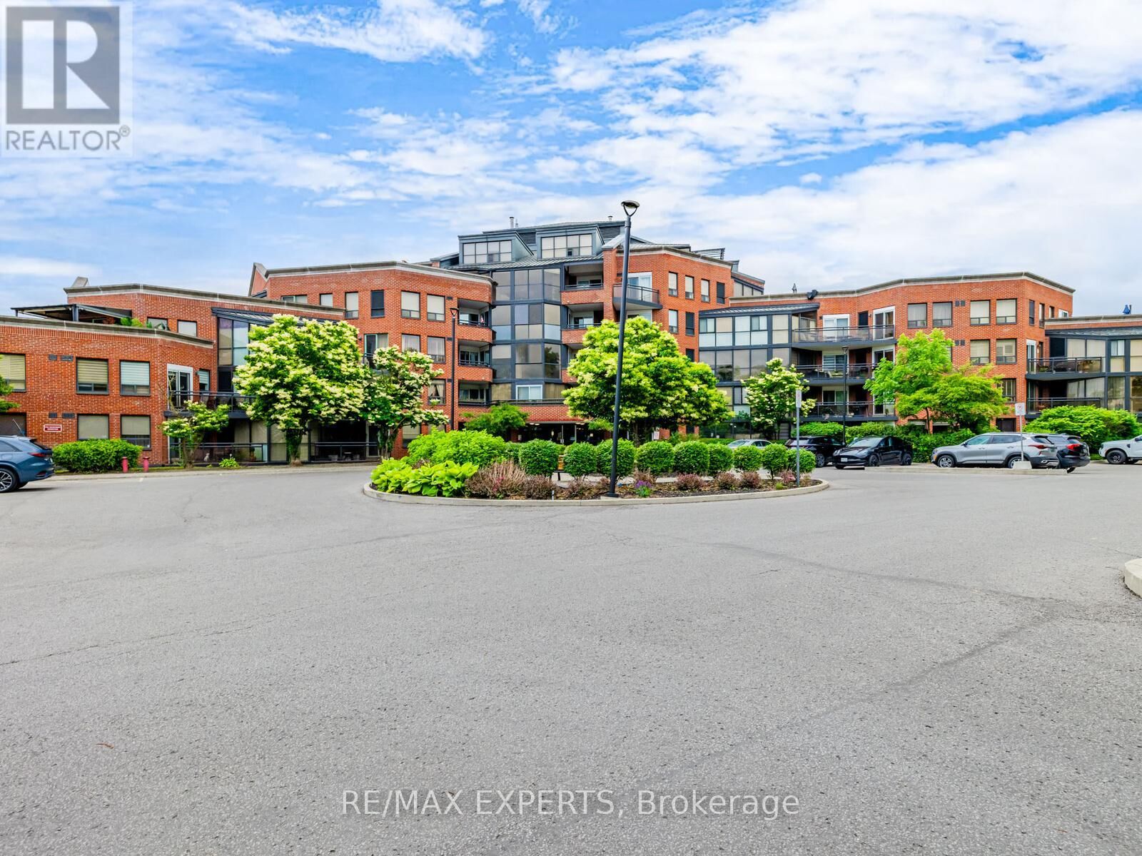 Property Photo:  100 Arbors Lane 215  ON L4L 7G4 