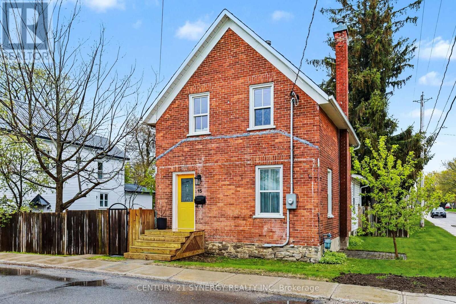 Property Photo: 15 Alfred Street ON K7A 4H6