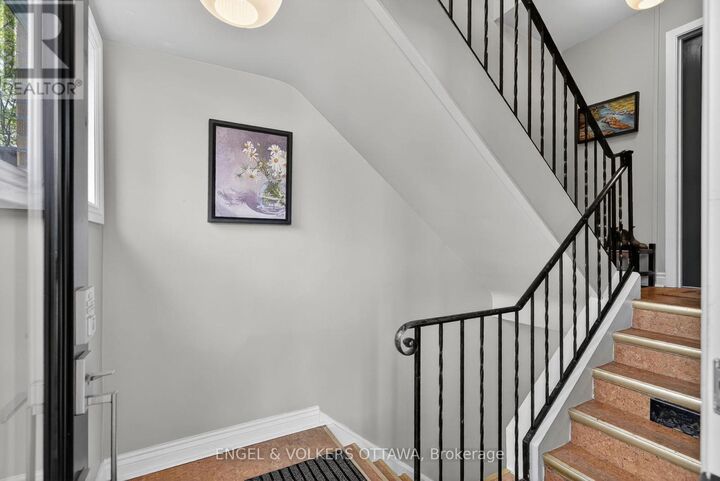 Property Photo:  541 Evered Avenue 3  ON K1Z 5K9 