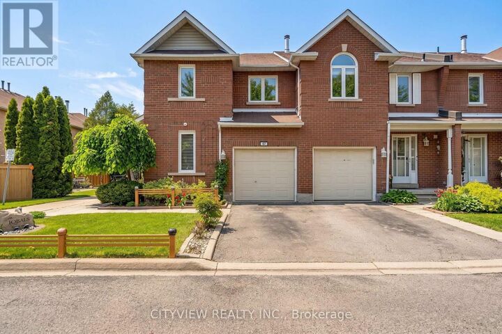 Property Photo:  6050 Bidwell Trail 67  ON L5V 1V6 