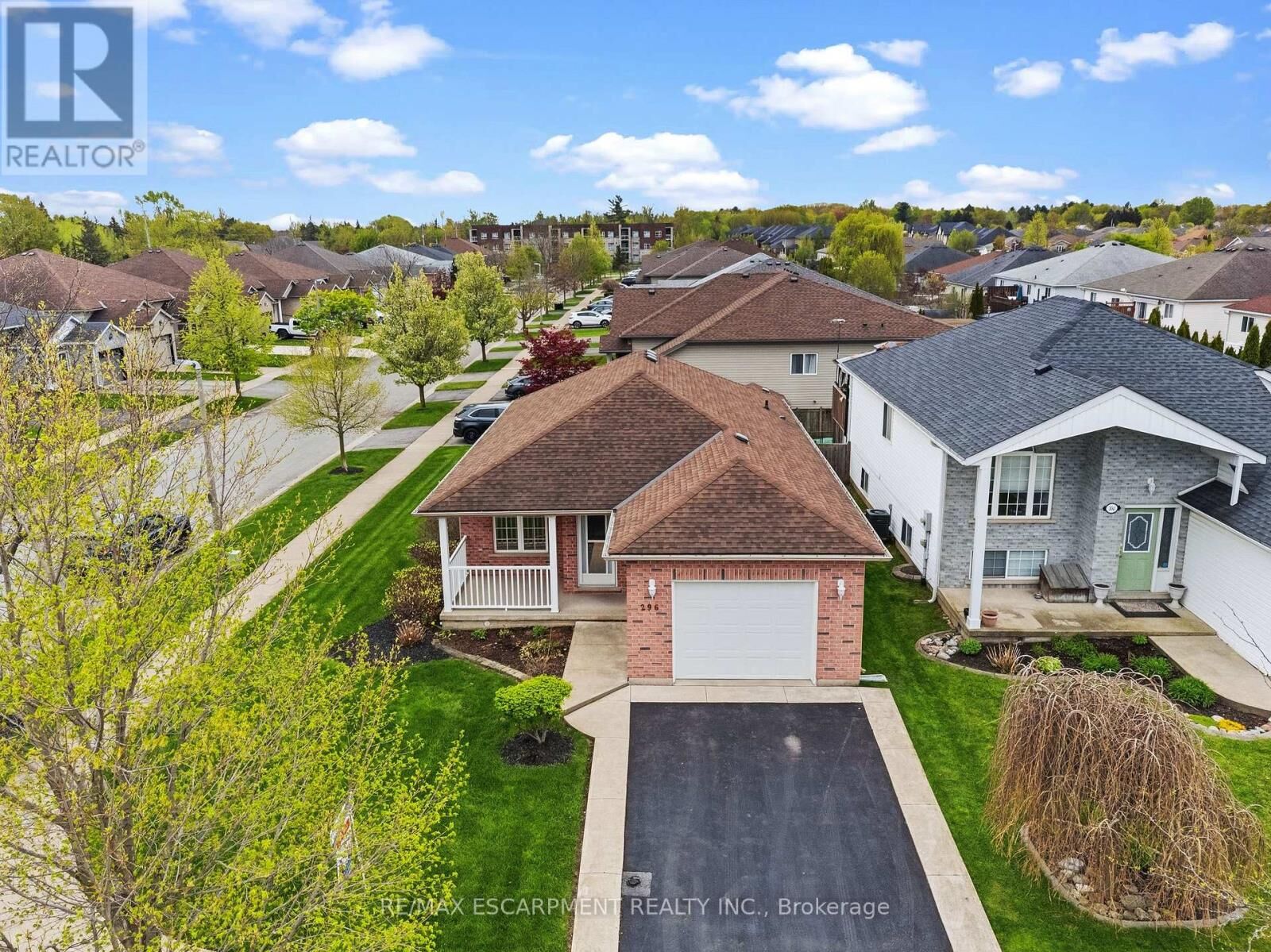 Property Photo:  296 Autumn Crescent  ON L3C 7K1 