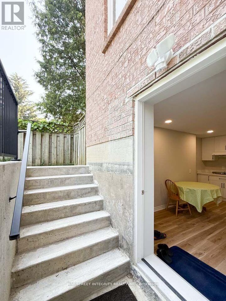 Property Photo:  188 Olive Avenue  ON M2N 4P4 