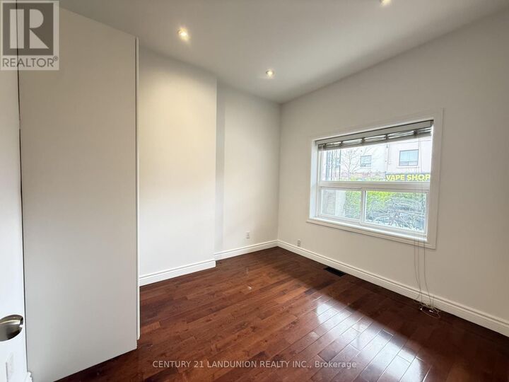 Property Photo:  457 Ossington Avenue  ON M6G 3T3 