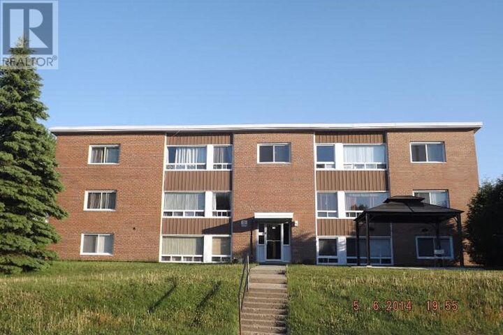 113 Hillside Dr N # 4 — photo 1