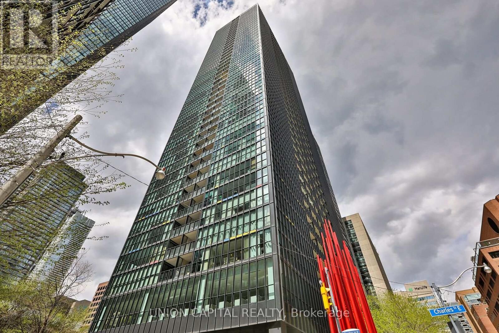 Property Photo:  110 Charles Street East 1704  ON M4Y 1T5 
