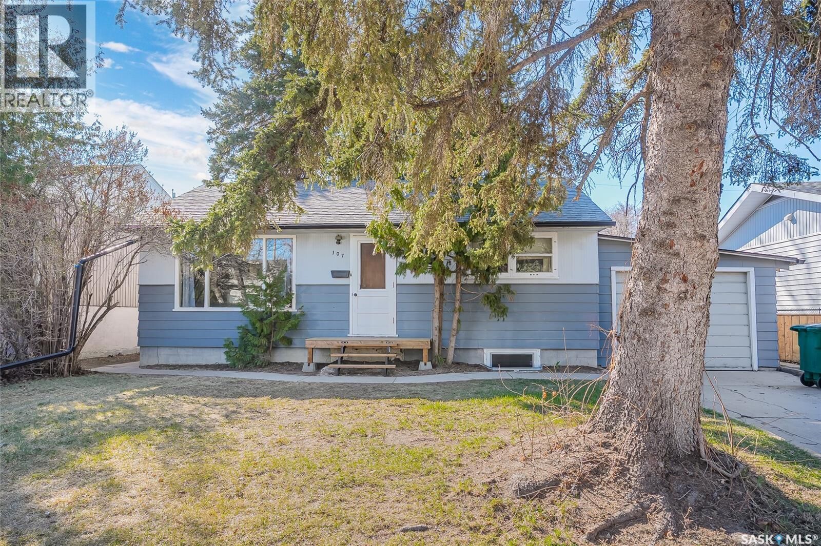 Property Photo:  107 Cruise Street  SK S7N 2C2 