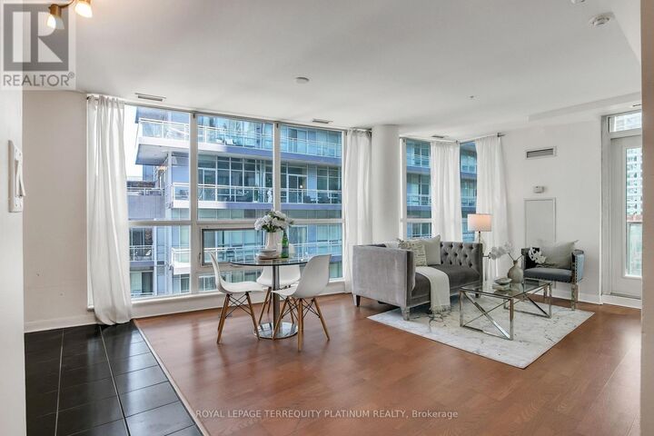 Property Photo:  600 Fleet Street 727  ON M5V 1B7 