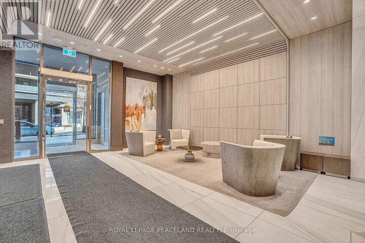 Property Photo:  75 Canterbury Place 1215  ON M2N 0L2 