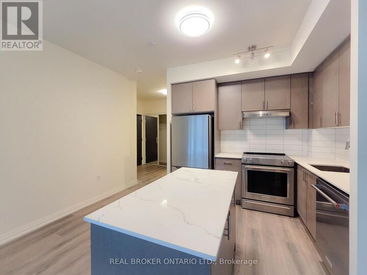 Property Photo:  9000 Jane Street 618  ON L4K 0M6 
