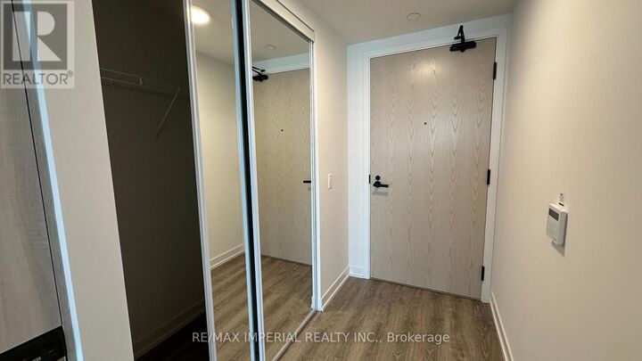 Property Photo:  195 Commerce Street 1601  ON L4K 0P9 
