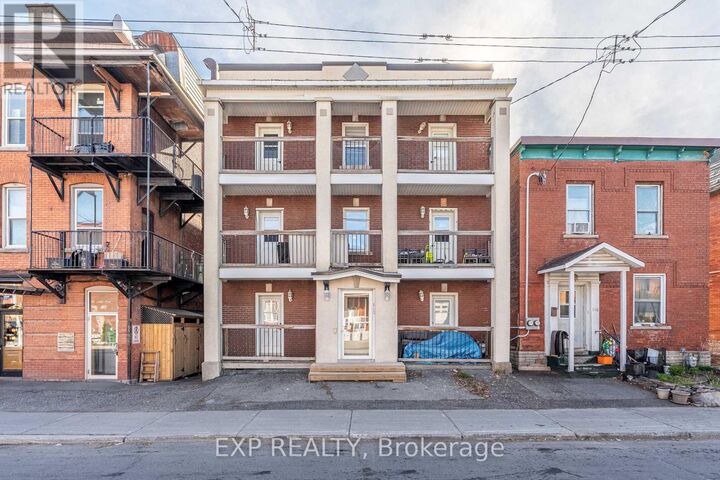 118 Rochester Street — photo 1