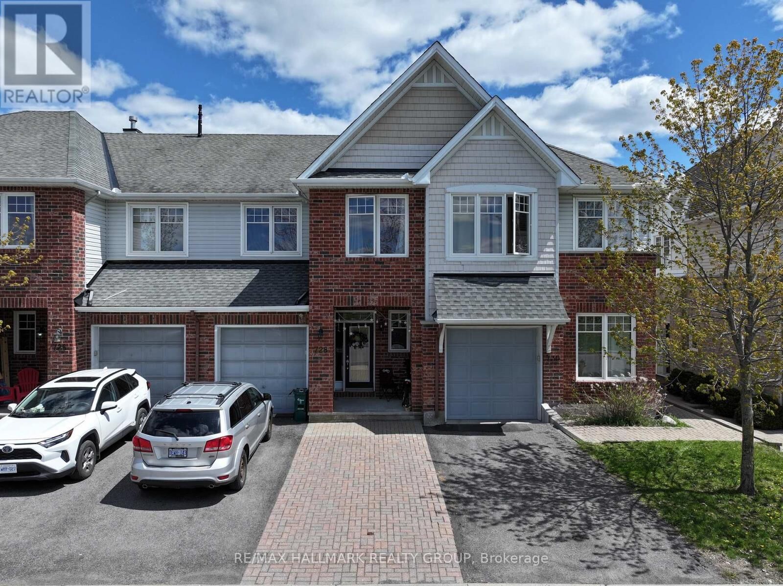 Property Photo:  728 Cedar Creek Drive  ON K1T 0A9 