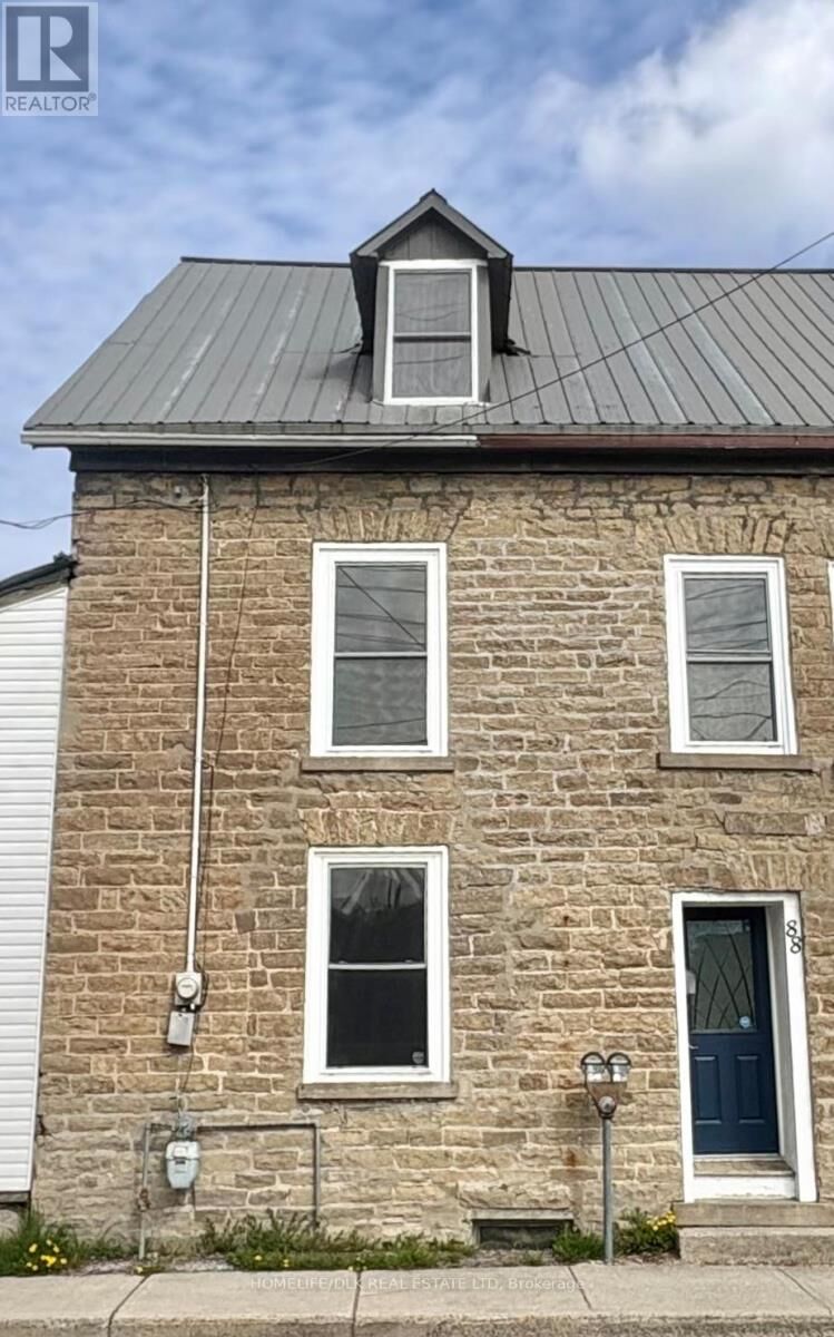 Property Photo:  88 George Street  ON K6V 3V7 