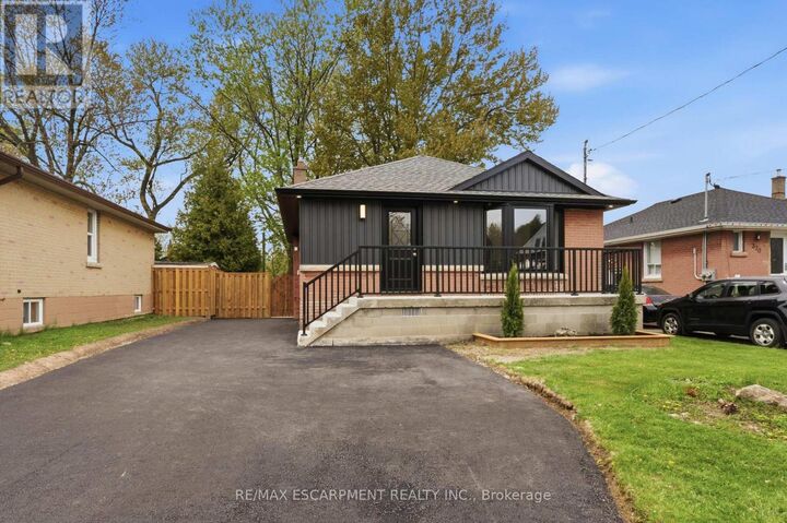Property Photo:  374 East 13th Street  ON L9A 4A1 