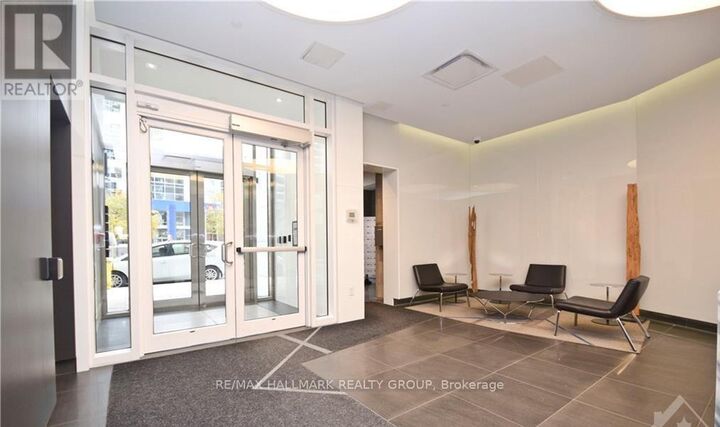 Property Photo:  199 Slater Street 2115  ON K1P 0C8 