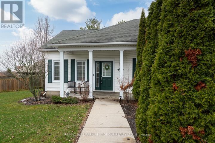 Property Photo:  325 Densmore Road 1501  ON K9A 0E4 
