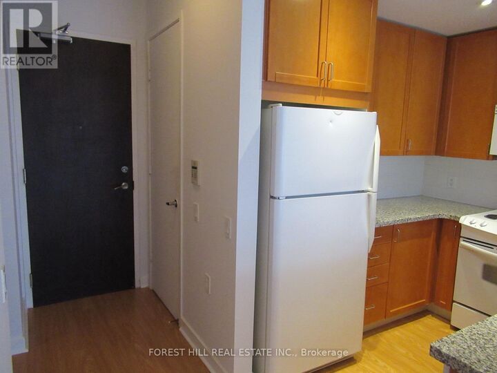 Property Photo:  85 Bloor Street East 1808  ON M4W 3Y1 