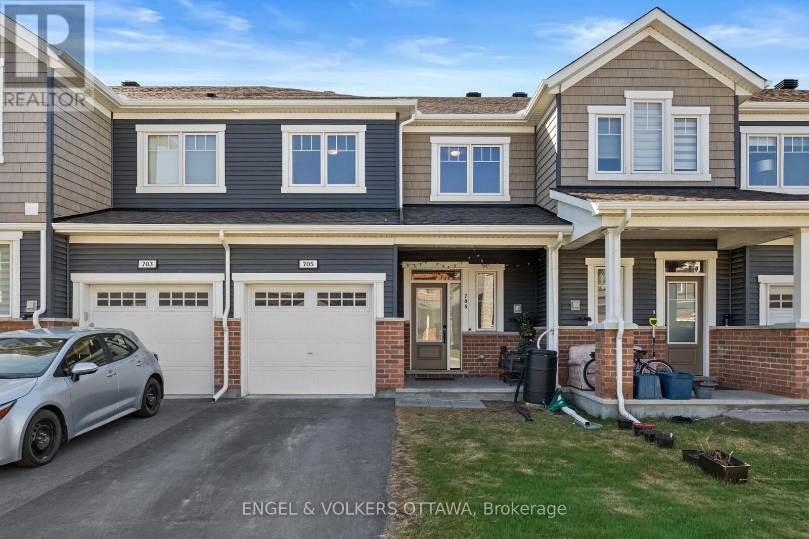 Property Photo: 705 Perseus Avenue ON K2J 6T2