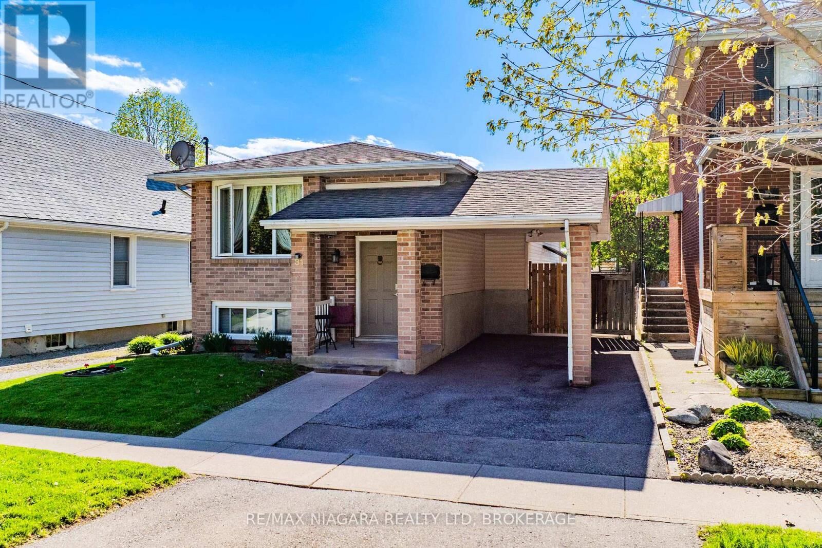 Property Photo:  31 Mildred Avenue  ON L2R 6J2 