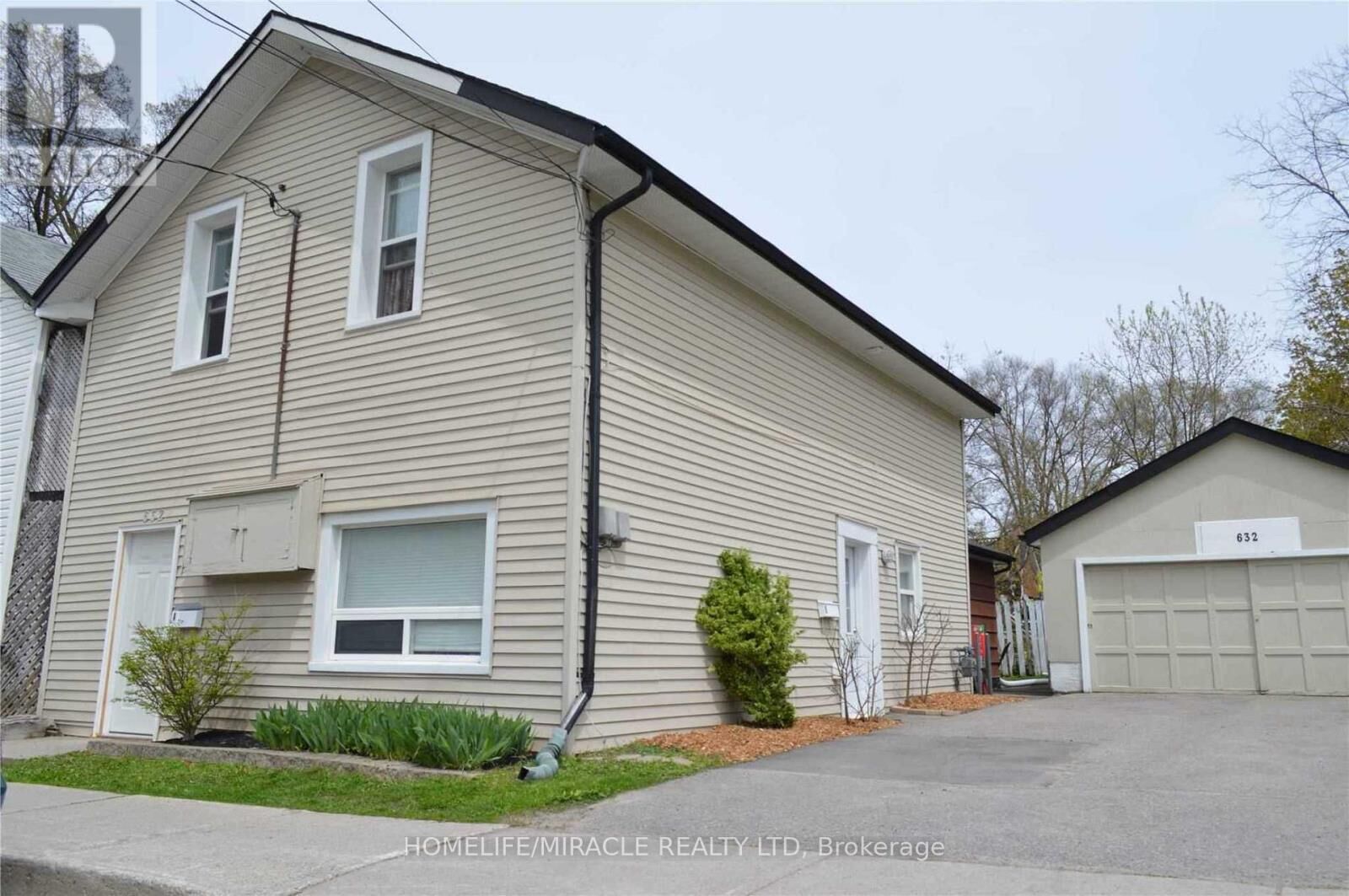 Property Photo:  632 Union Street  ON K9H 3V5 