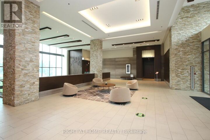 Property Photo:  35 Brian Peck Crescent 303  ON M4G 4J7 