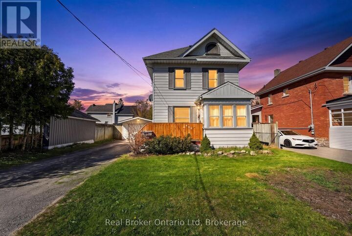 Property Photo:  438 Russell Street  ON L4R 3A9 