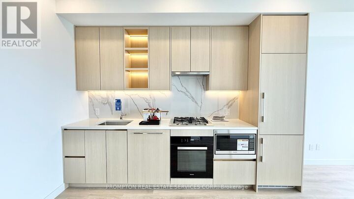 Property Photo:  18 Esther Shiner Boulevard 1003  ON M2K 0J7 