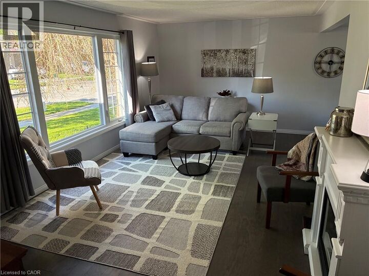 Property Photo:  31 Blackfriar Lane  ON N3R 7M2 