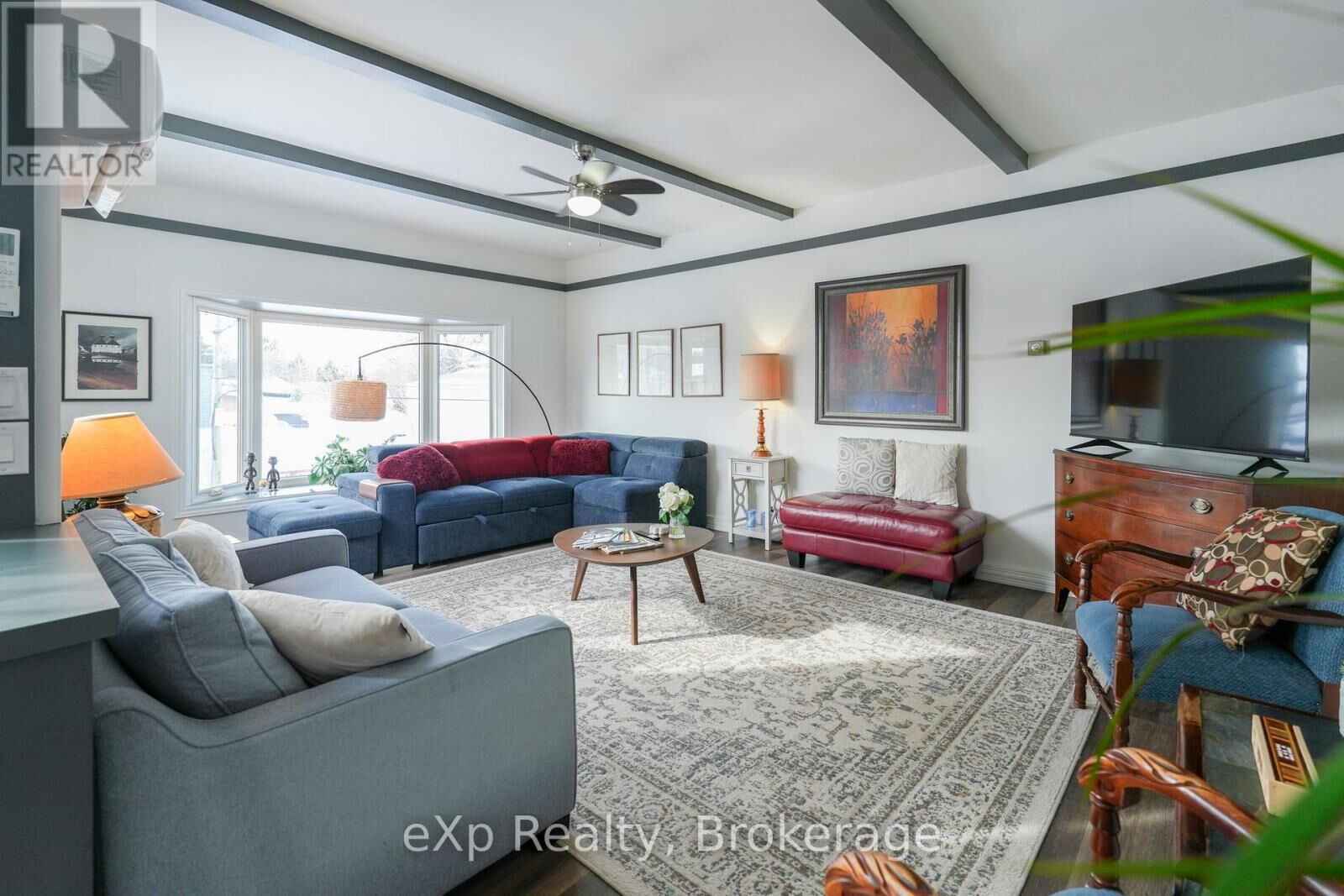Property Photo:  72 Sykes Street North  ON N4L 1R2 